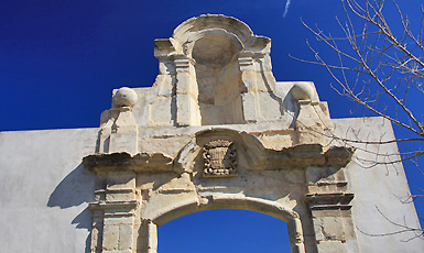 Monument a l'antic convent dels agustins de Palamós